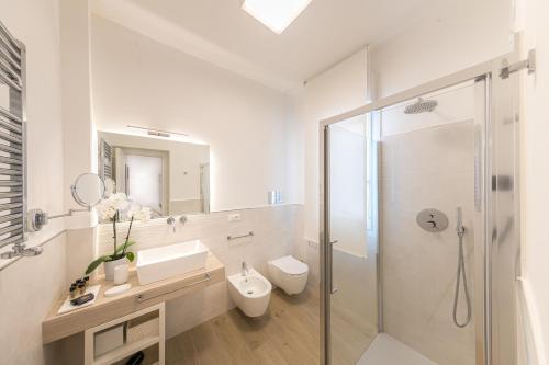 Ένα μπάνιο στο La Home42 Suite