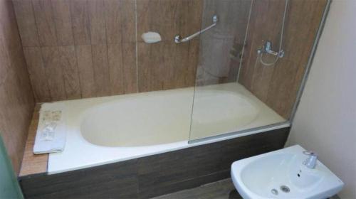 Ένα μπάνιο στο Sobre El Huapi Loft