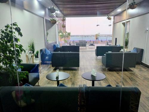 Posezení v ubytování RAK Al Jazeera Serviced Apartments