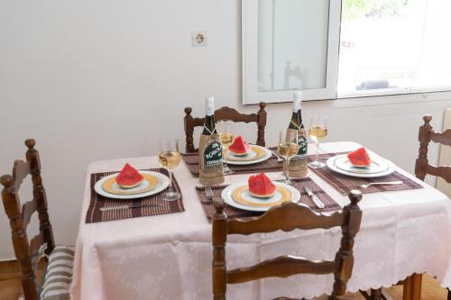 Makanan di atau berdekatan rumah percutian