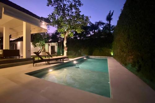 Piscina a Villa Lola o a prop