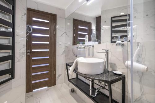 Koupelna v ubytování Spa Residence Carbona Hévíz - Relax, Sissi Apartmanok