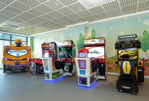 Lujo Hotel Bodrumにあるゲームルーム