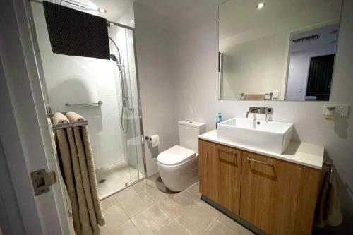 Enjoy a little Luxury in Adelaide CBD - Perfect! tesisinde bir banyo