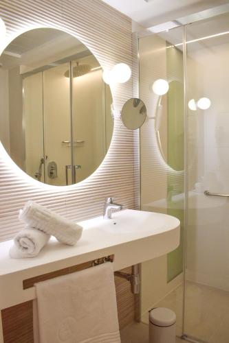 Un baño de Ambassador Playa II