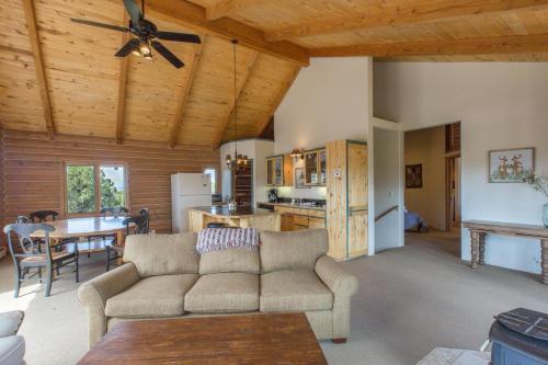 317 Tower Apartment – Photos 3