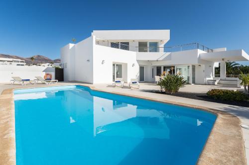 VILLA VELA