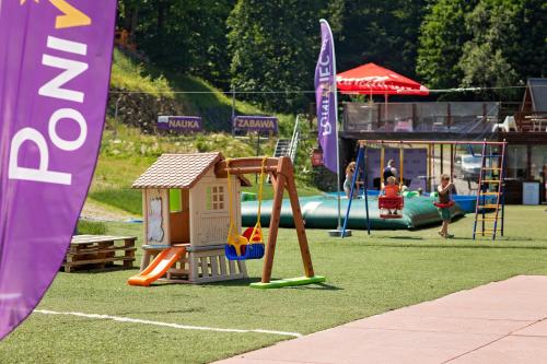 Zona de juegos infantil en Poniwiec Mała Czantoria