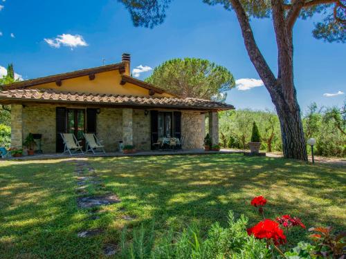 Holiday Home Cedri Alti-3 by Interhomeにある庭