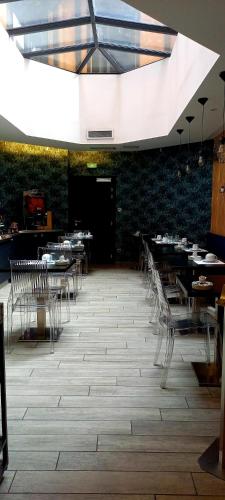 Restoran atau tempat lain untuk makan di Hôtel Boutique Richelieu, Lyon Gare Part-Dieu