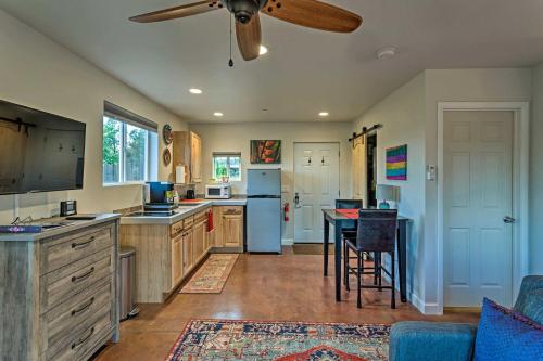 A kitchen or kitchenette at Sunny Sedona Getaway - Hike, Golf, and Relax!