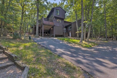 Top Shelf Home with Deck about 1 Mi to Ski Slopes!