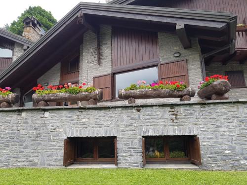 Gallery image of courmayeur monte bianco chalet in Verrand