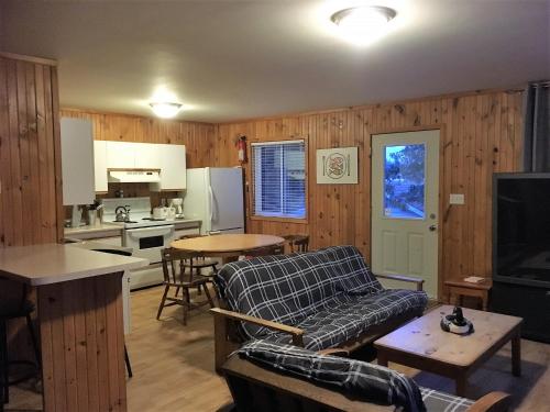 Gallery image of Merland Park Cottages and Motel in Picton