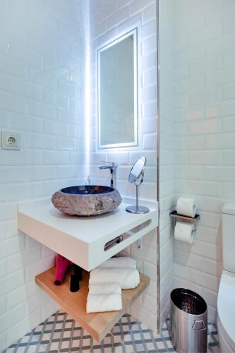 Koupelna v ubytování Gadir Suites