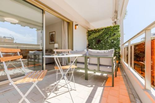 Stylish 1-Bedroom Apartment Close to Beaches