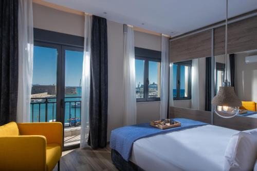 Archipelagos Apt with Unique Sea & Old Port View in the City Center wlaking distance to all major Sites