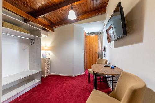 Gallery image of Apartments Tina FREE transfer from-to the airport in Spáta