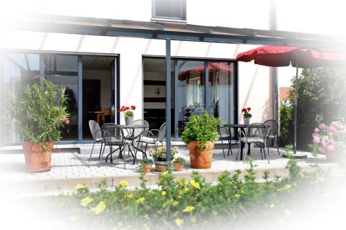 Taman di luar Lohauserhof - Biohof und Hotel