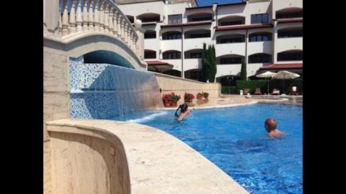 The swimming pool at or close to Casa Real