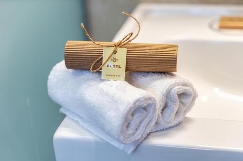 Billede fra billedgalleriet på Nikolas Haus Premium Historic Center Stay & Free Parking i Braşov