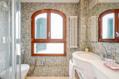 GuestHost - San Marco Apartment with Panoramic View