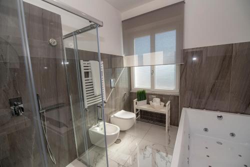 Bagno di LA DOLCE VITA ROOMS