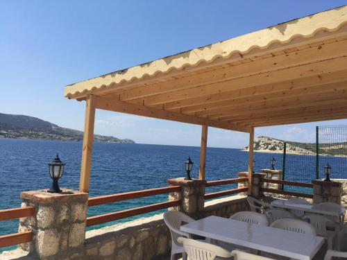 Φωτογραφία από το άλμπουμ του Teras butik apart σε Karaburun