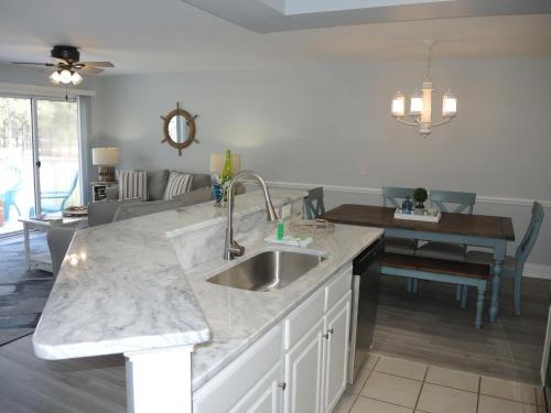 1408M condo – Photos 2