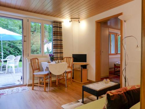 TV a/nebo společenská místnost v ubytování Apartment Erika by Interhome
