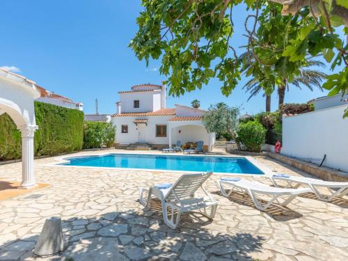 Villa SUNVILLE (Spanje Empuriabrava) - Booking.com