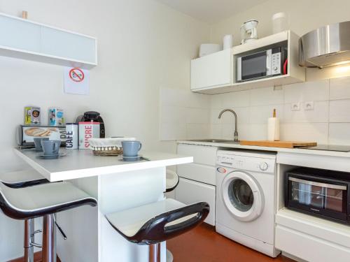 Apartment Les Cabestans 1-2-3-4 by Interhome
