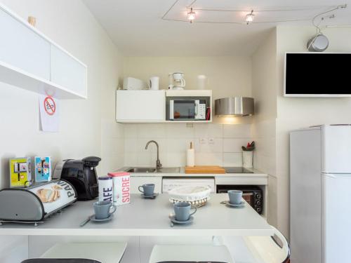 Apartment Les Cabestans 1-2-3-4 by Interhome