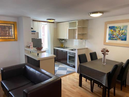Apartment Jimmy - Spacious 2-Bedroom Apartment