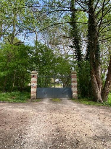 Photo de la galerie de l'établissement Château de la Coudraie et La Petite Coudraie, à Changé