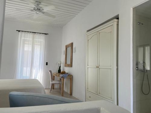 Raphael Skiathos Living-Olga