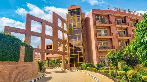um edifício na universidade de akademik bangalore em Sainte Famille Hotel em Kigali