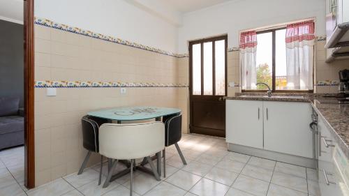 Dapur atau dapur kecil di ★ Sea View ★ 1 Minute to Oldtown and Beach ★
