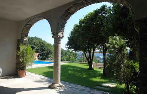 Πισίνα στο ή κοντά στο Domus Cusiana complesso vista lago e piscina