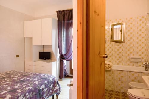 Koupelna v ubytování Albergo Centrale Scanno
