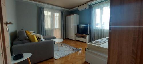 Katil atau katil-katil dalam bilik di Black Sea View - Luxory apartment by the sea