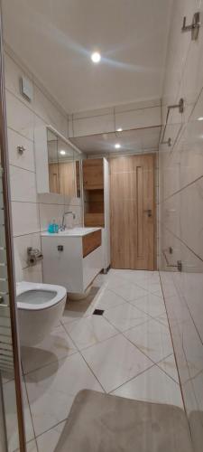 A bathroom at Black Sea View - Luxory apartment by the sea