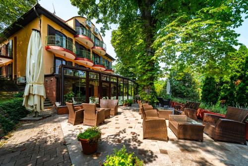 Vonkajšia záhrada v ubytovaní Hotel Bobbio