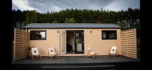 Domek nad jeziorem Kamień