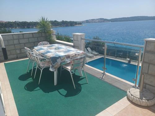 Foto da galeria de Apartments Marija - 10m from beach em Trogir