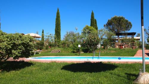 Agriturismo La Terraの敷地内または近くにあるプール