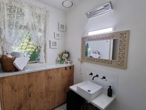 Gambar di galeri bagi Beech Forest Cottage (Cozy Otways Accommodation) di Beech Forest