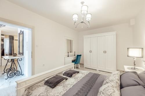Gallery image of Villa Donna apartments in Herceg-Novi
