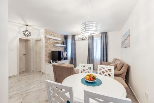 Gallery image of Villa Donna apartments in Herceg-Novi