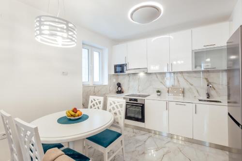 Gallery image of Villa Donna apartments in Herceg-Novi